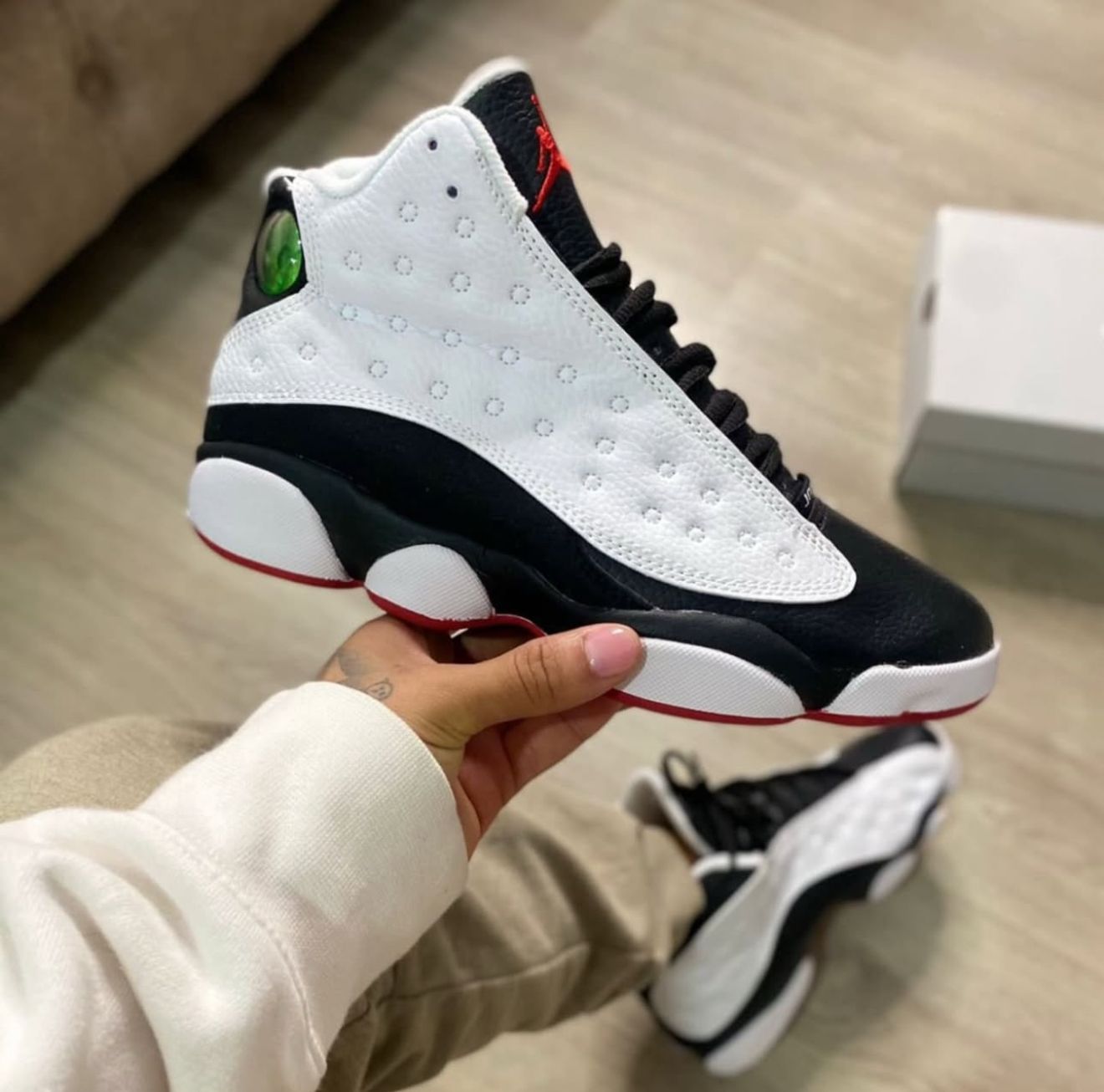 Caja de Tenis Jordan 13