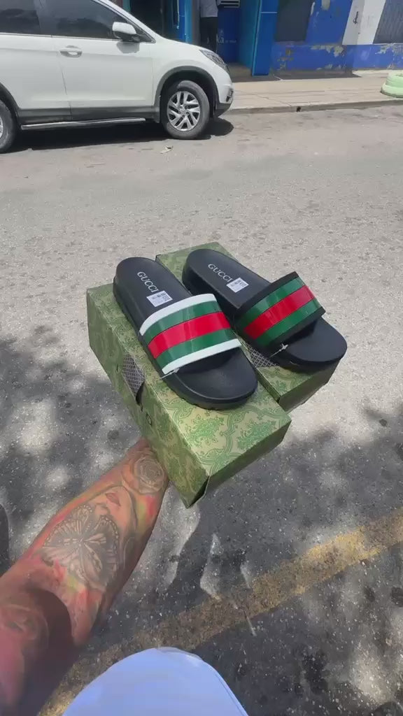 Caja de Chancletas de Lujo Gucci / 36 Unidades