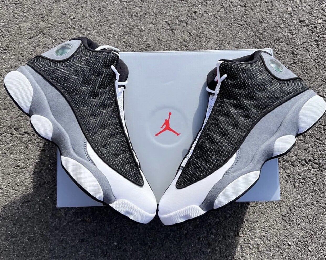 Caja de Tenis Jordan 13