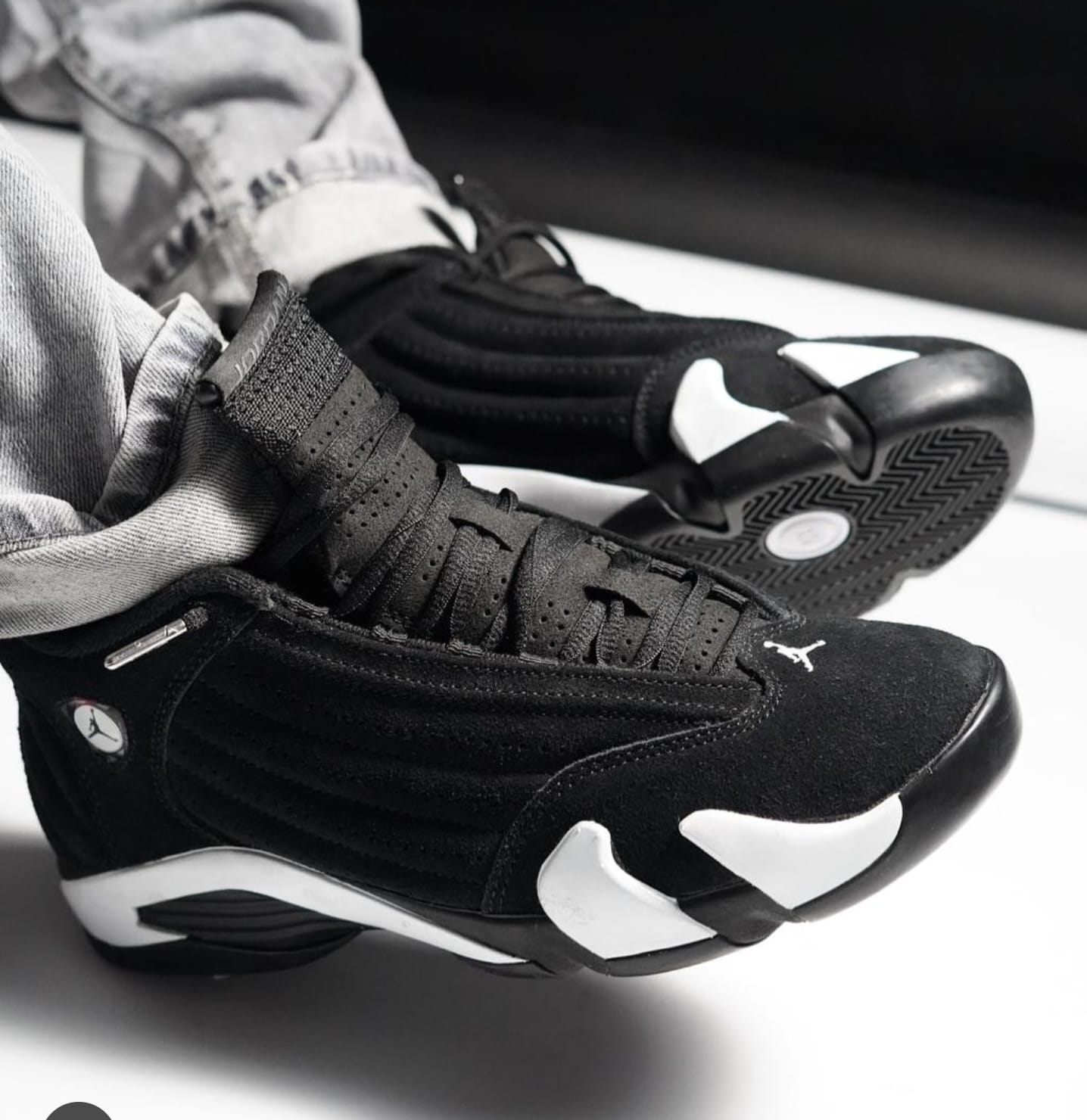Caja de Tenis Jordan 14